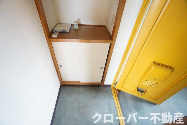 サニーハイツの玄関