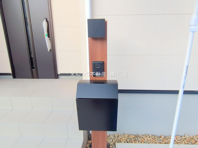 リーブルガーデン岩作三ケ峯の玄関