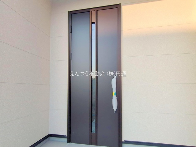 リーブルガーデン岩作三ケ峯の玄関