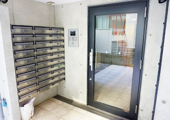 ZESTY小豆沢公園のエントランス