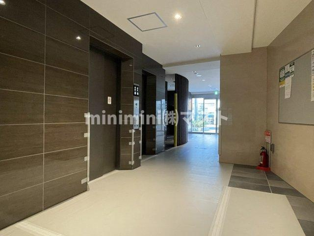 セレニテ難波プリエのロビー