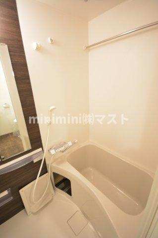 セレニテ難波プリエの浴室