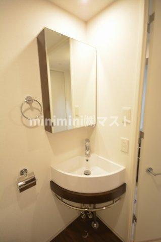 セレニテ難波プリエの洗面所