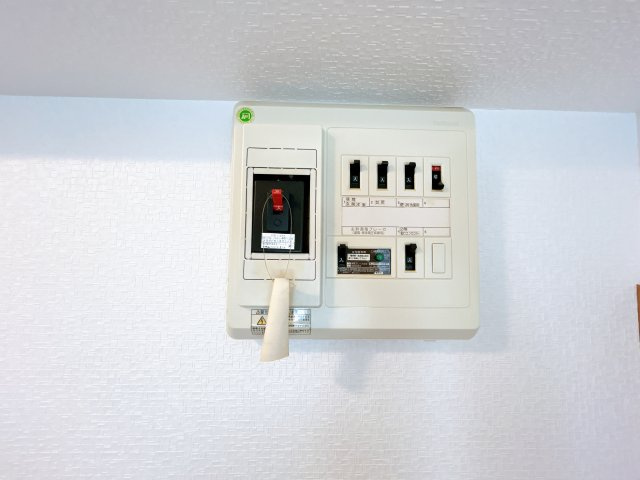 北見市中ノ島町３丁目５－５　中古売家の発電・温水設備|【リフォーム済み】こちらの住宅は30アンペアです。ブレーカーはクリーニングを行いました。