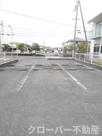 ニューシティ宇多津の駐車場