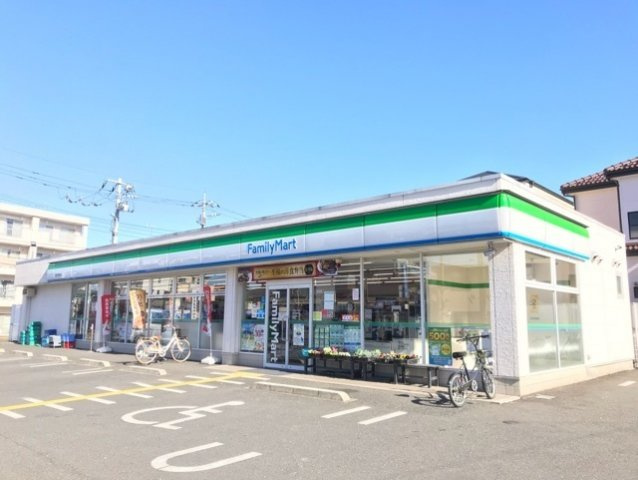 シティマンションタナベの周辺|ファミリーマートまで38m