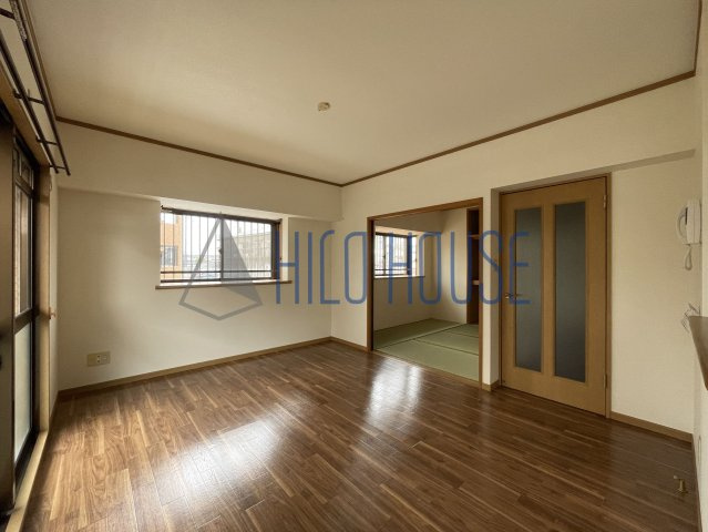 リリーヴィレッジⅢの居間・リビング