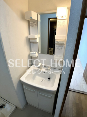 【独立洗面台】 | 葵マンション | 独立洗面台、小物を置くことができて便利です
