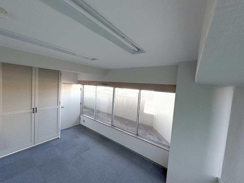 小牧キャッスルハイツ　事務所の内装|明るい室内です