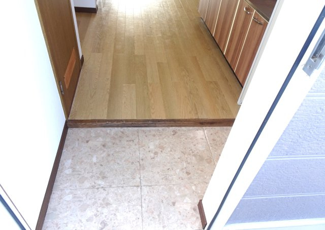 メゾン本戸Bの玄関|イメージ写真