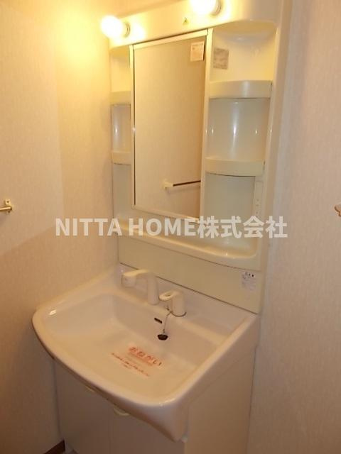 ガルテン　ヒューゲルⅡの洗面所|独立洗面台です(^_-)-☆