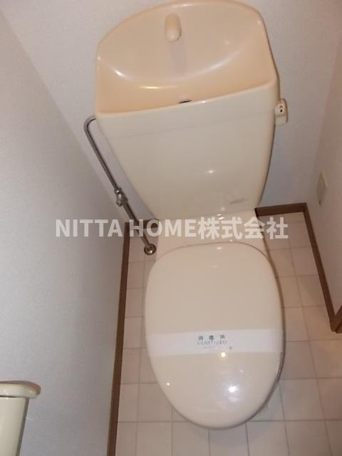 ガルテン　ヒューゲルⅡのトイレ|バストイレ別ですよ(^_-)-☆