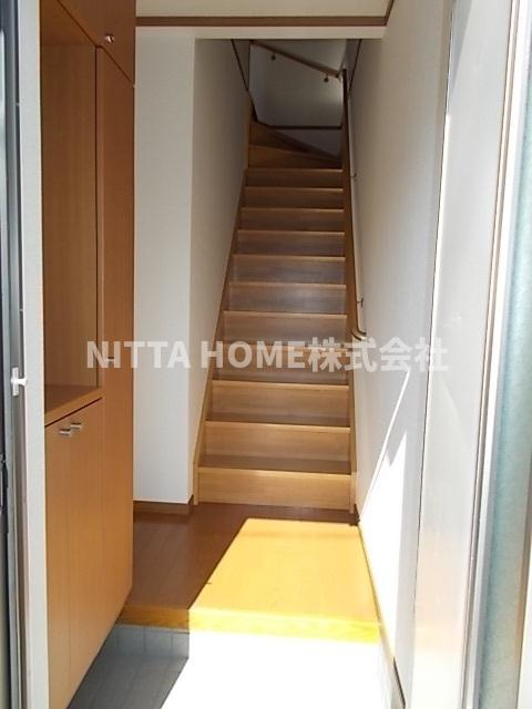 ガルテン　ヒューゲルⅡの玄関|広く使いやすい玄関です(^^)/