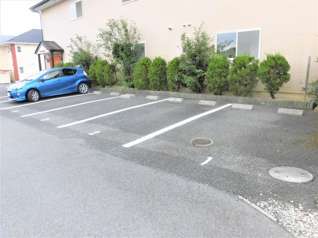 フレグランスモリカワDの駐車場