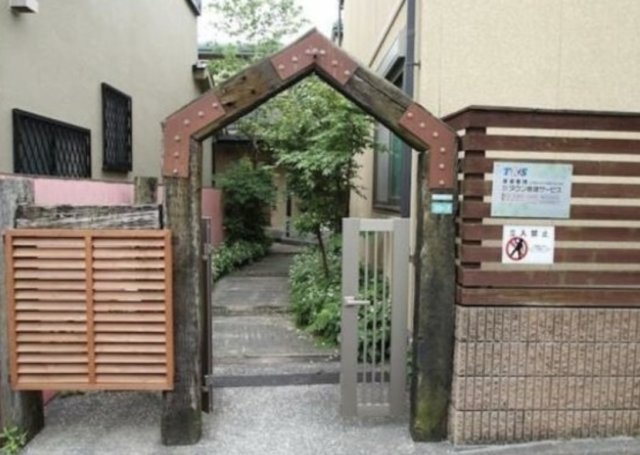 コーナーハウスのエントランス