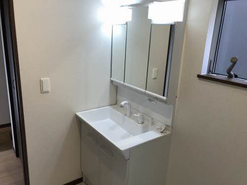 光市室積新開２丁目貸家の洗面所