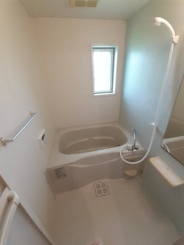 グレイスフルヒロ弐番館の浴室