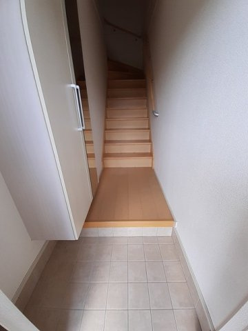 グレイスフルヒロ弐番館の玄関