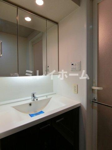 クロスレジデンス蒲田の洗面所