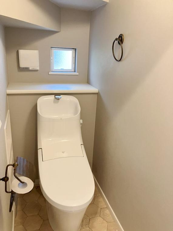 緑が丘西戸建のトイレ