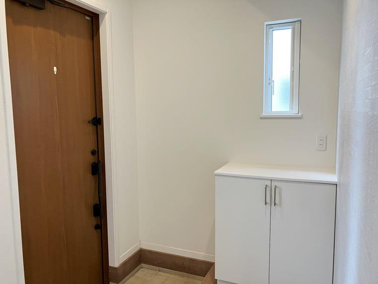 緑が丘西戸建の玄関