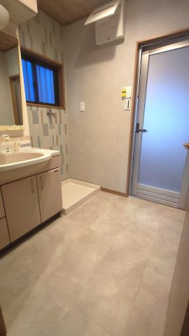 東大阪市高井田西1丁目　中古戸建の脱衣所