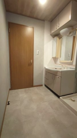 東大阪市高井田西1丁目　中古戸建の脱衣所