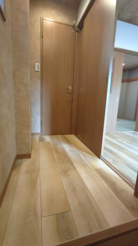 東大阪市高井田西1丁目　中古戸建の内装|2階廊下