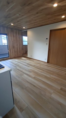 東大阪市高井田西1丁目　中古戸建の居間・リビング