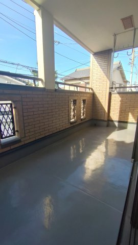 東大阪市高井田西1丁目　中古戸建のバルコニー