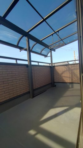 東大阪市高井田西1丁目　中古戸建のバルコニー