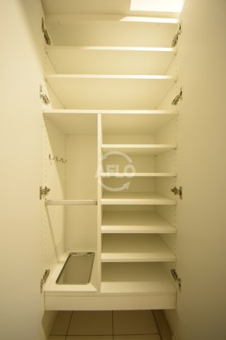 コンフォリア心斎橋ＥＡＳＴの収納|コンフォリア心斎橋ＥＡＳＴ　下駄箱