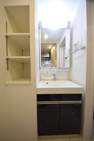 コンフォリア心斎橋ＥＡＳＴの洗面所|コンフォリア心斎橋ＥＡＳＴ　独立洗面化粧台