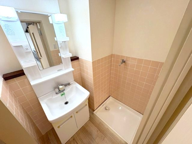 峰塚マンションの洗面所