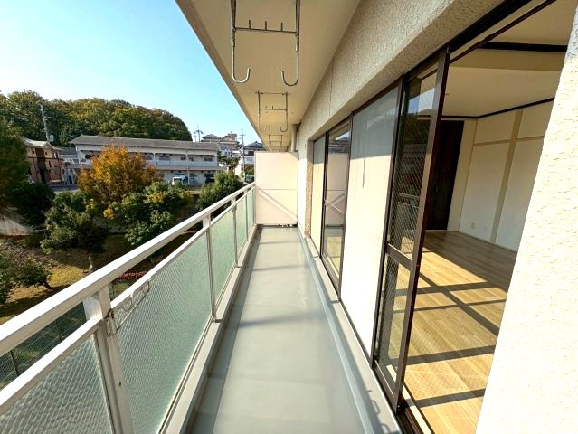 峰塚マンションのバルコニー