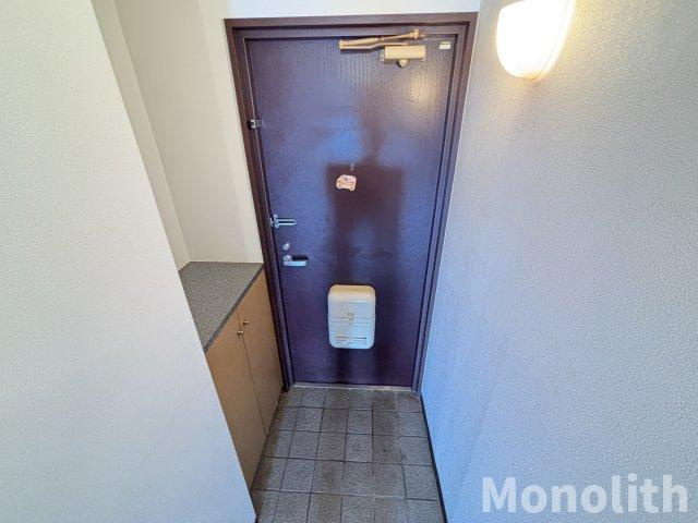 サンヒルズ光明池の玄関