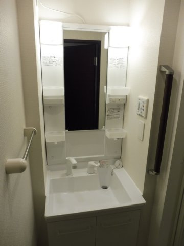 クレイノフロレゾン立川の内装|独立洗面台