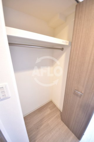 プレサンスOSAKA DOMECITYスクエアの収納|プレサンスOSAKA DOMECITYスクエア　クローゼット