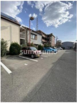 サンライズ立花ハイツの駐車場