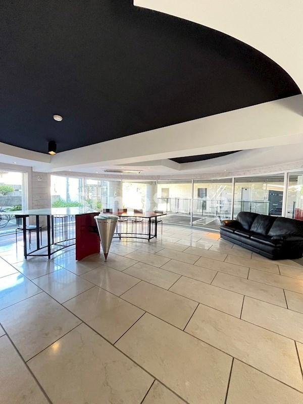 芦屋市三条町の賃貸マンションのロビー