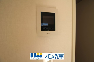 【セキュリティ】 | クレイドルガーデン宇部市際波第６ １期（５号棟） | 家事動線を考慮した個所に設置し、防犯性と利便性に優れ快適と安らぎを合わせた優しい設計。
