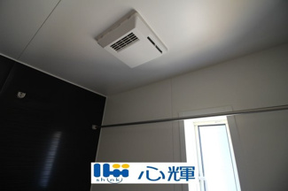 【設備】 | クレイドルガーデン宇部市際波第６ １期（５号棟） | 浴室換気・乾燥・暖房機（本体）。冬場の予備暖房、夜間や梅雨時の衣類乾燥、カビ対策などに活躍します。
