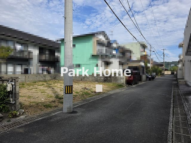 高知市神田-建築条件付き-売土地の前面道路含む現地写真