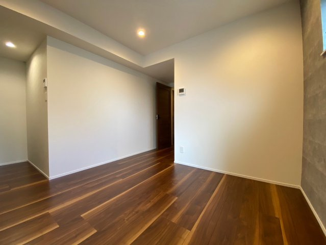 花畑プレミアの居間・リビング|別部屋同タイプのお写真です。