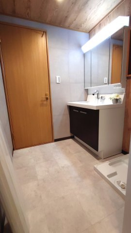 東大阪市南鴻池町　中古戸建の洋室