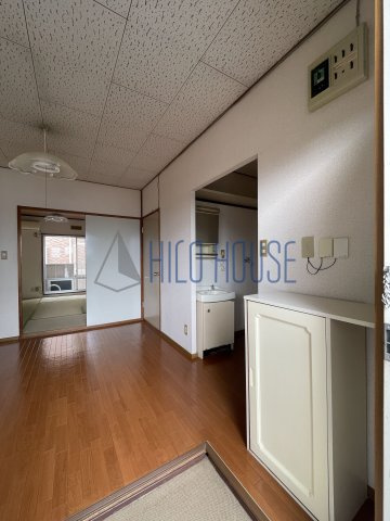 三千ハイツの玄関