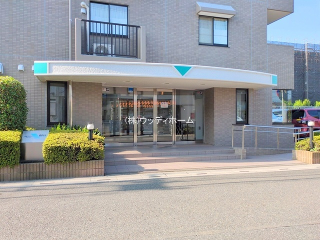 芙蓉アクティス越谷　中古マンションのエントランス