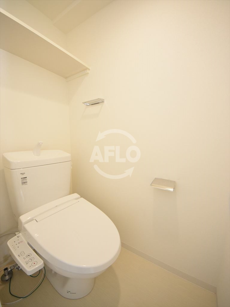 ファーストフィオーレ本町イーストのトイレ|ファーストフィオーレ本町イースト　温水洗浄便座