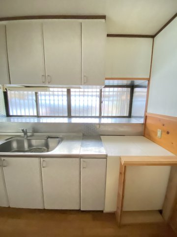 江良三丁目貸家のキッチン