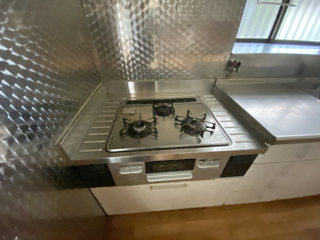 江良三丁目貸家のキッチン